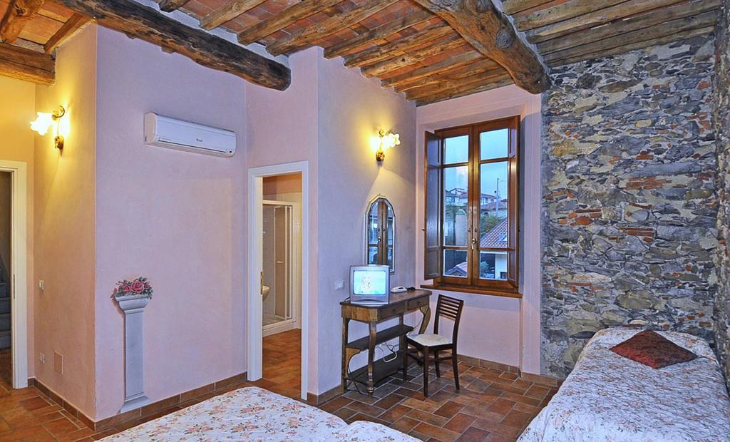 Le Ginestre B & B Massarosa Habitación foto